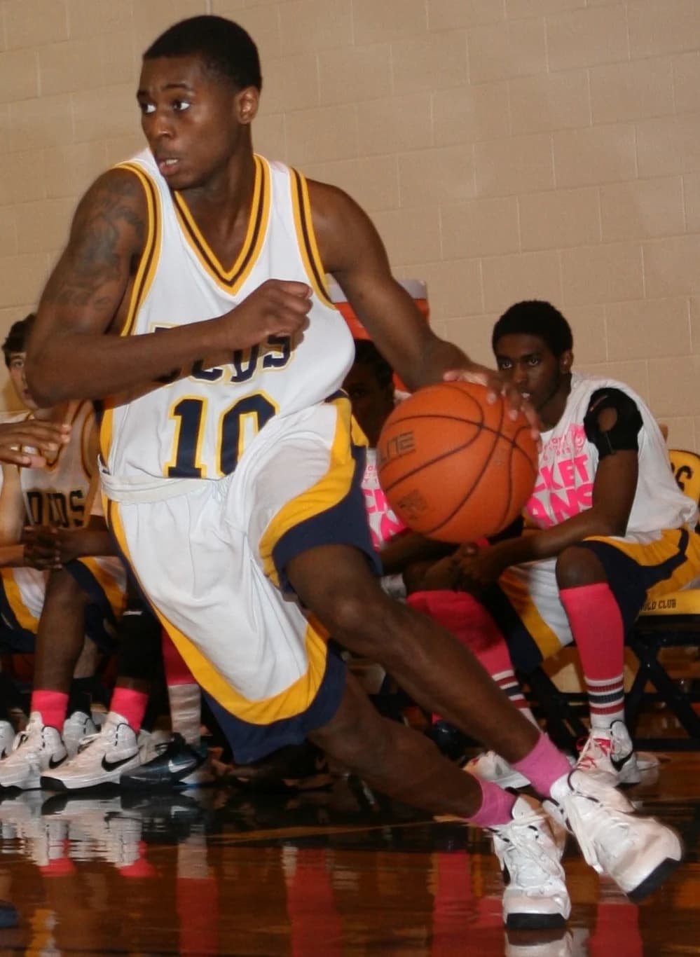 Basketball athlete holding the ball
