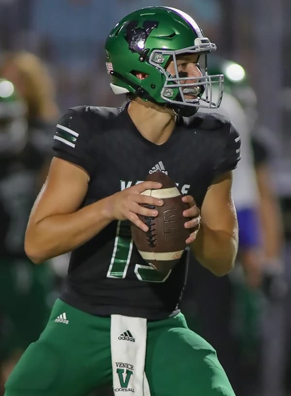 Ryan Browne playing high school football